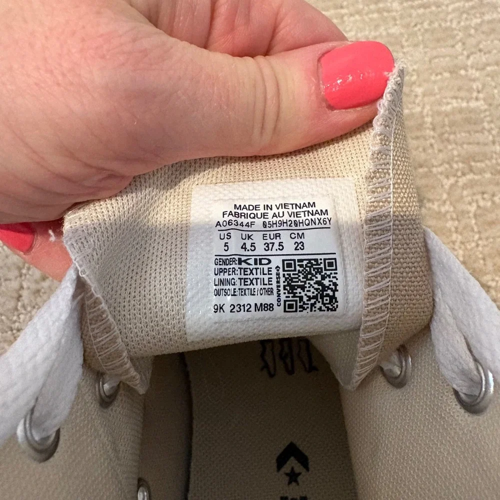 Converse Chuck Taylor‎ All Star High Top Sneakers Khaki Tan Kids Size 5 Youth